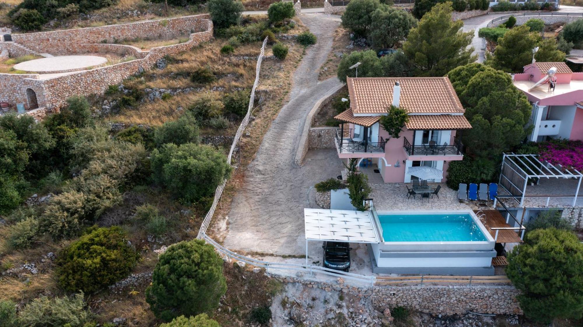 Coastal Paradise Found - Komis' Private Pool Retreat Агиос-Николаос Экстерьер фото
